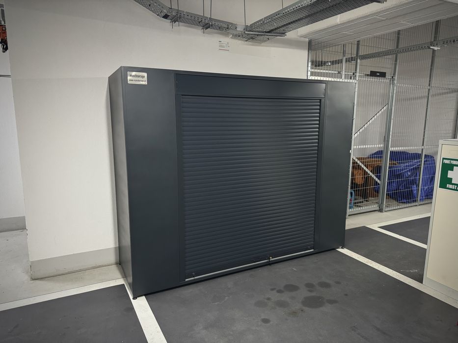 Szafa garażowa box boks garażowy z roletą na wymiar