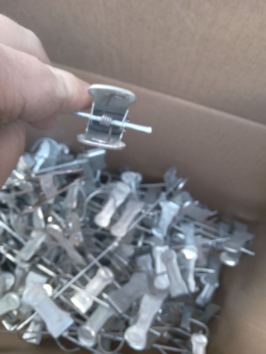 Прищепка брючная металлическая длина 250 мм  в наличии 150 шт