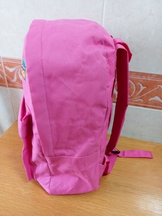 Mochila escolar de menina