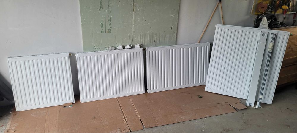 Grzejniki kompletne z głowicami