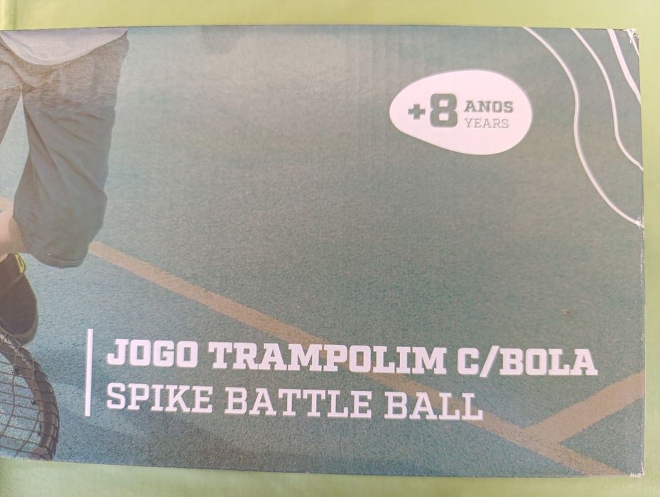 Jogo trampolim com bola