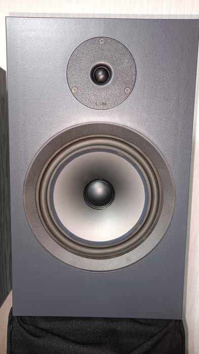Linn Nexus LS250 kolumny, przewody i stojaki