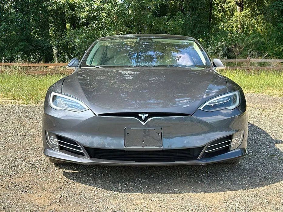 Tesla Model S 100D      2018