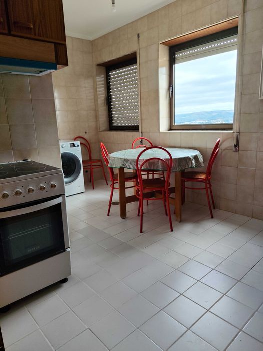 Quartos e Suite na Av. Sá Carneiro, Bragança