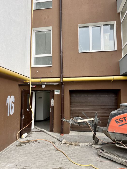 Здається в оренду гараж 25м у ЖК "Містечко Центральне" вул Височана 18