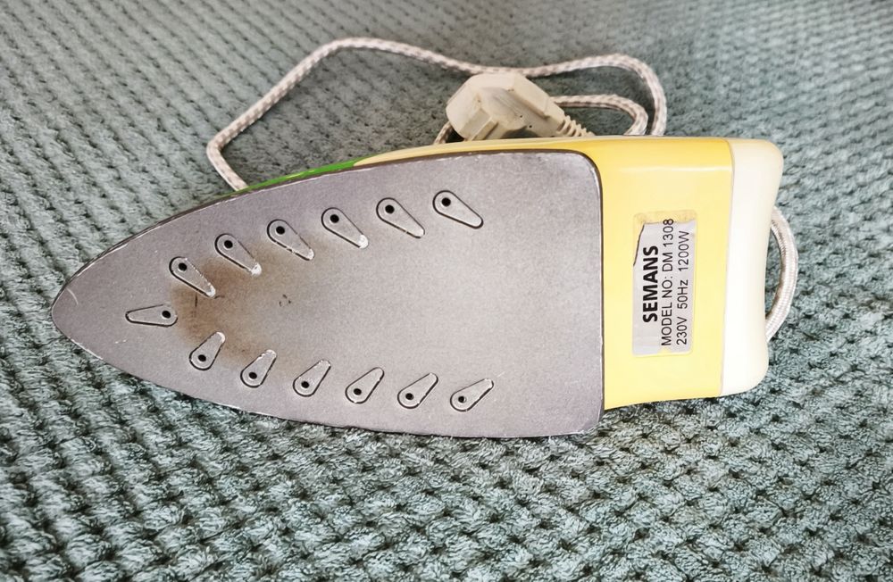 Праска Semans 1200W