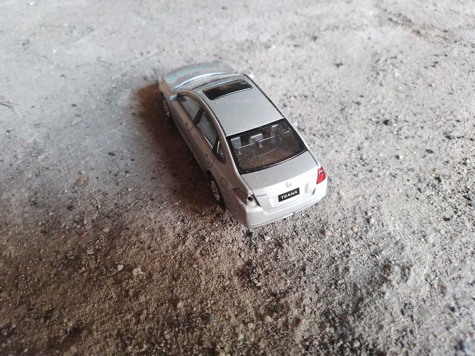 Nissan Teana; Rastar 1:43