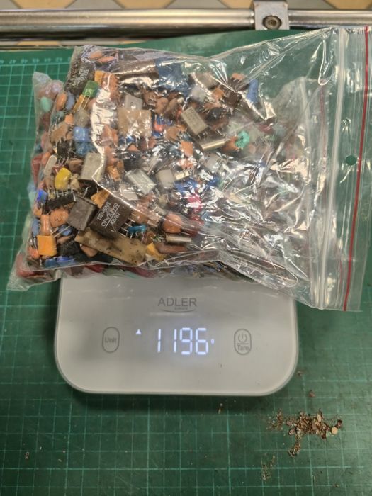 Kondensatory 1196 gram
