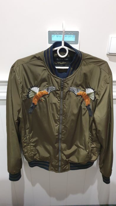 ZARA MAN męska kurtka basebolówka khaki rozm.M ptaki zielona