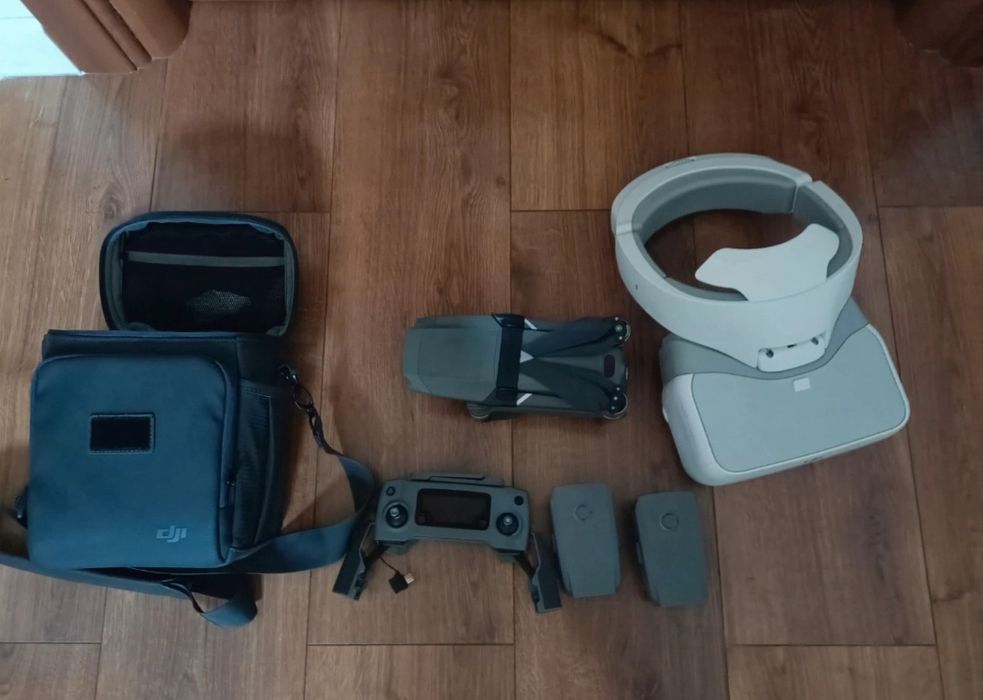 Drone DJI Mavic 2 pro fly more combo, DJI goggles.