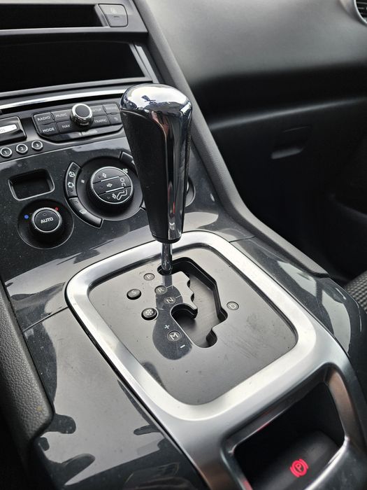 Peugeot 5008 GT LINE 2015