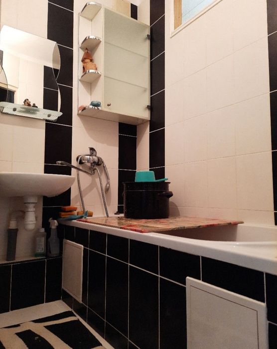 Продаж двох кімнатной квартири .Новий дах.ОСББ.