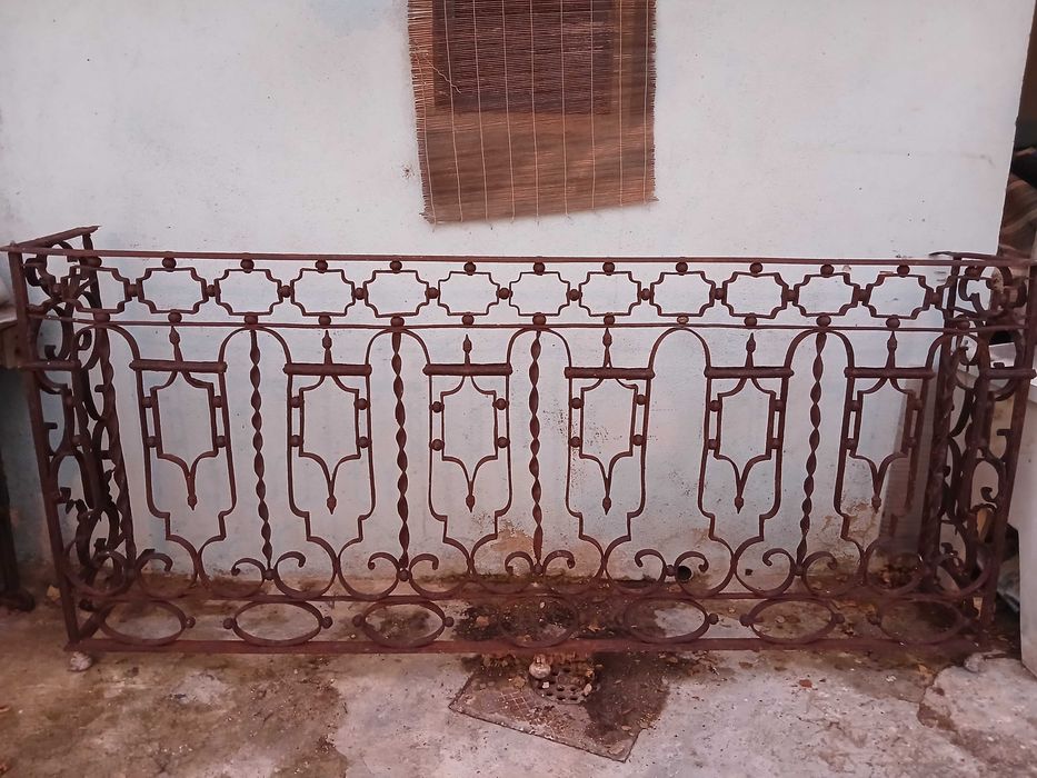 Grade ferro forjado varanda séc XVIII