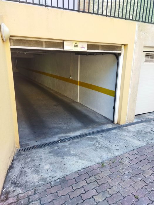 Garagem box, parqueamento, arrecadação, armazém, storage, luz
