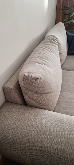 Sofá bege em excelente estado
