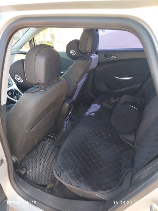 Продаю Opel Astra Sports 2011
