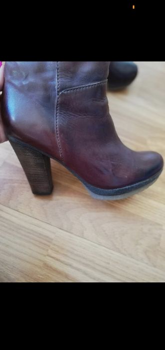 Botas castanhas de pele muito confortáveis nr36