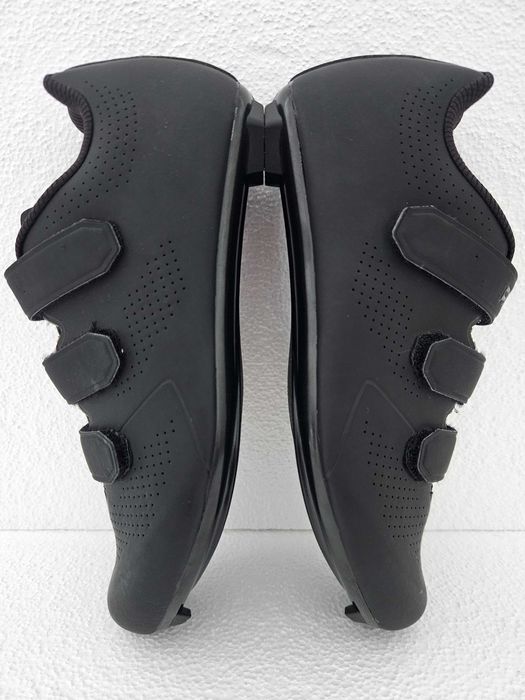 Sapatos AGU nº39, 40, 42, 43, 44 e 46 c/Travessas (Novos)