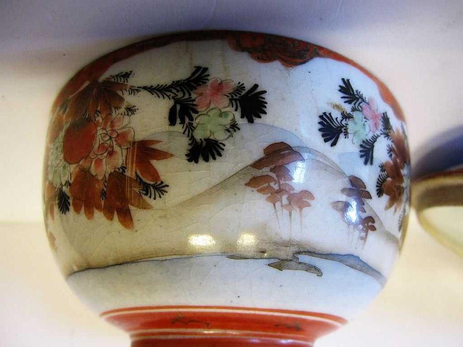antiga taça de chá asiática com tampa  em porcelana - assinada