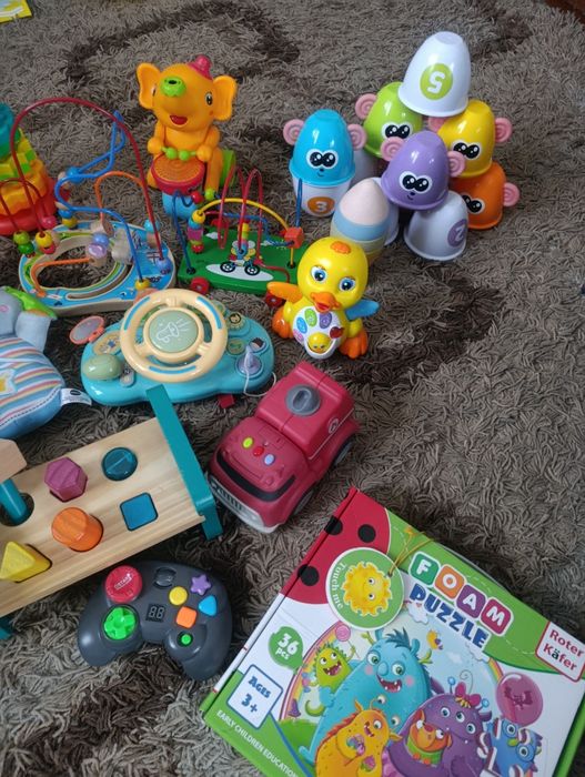 Розвиваючі іграшки для малюків