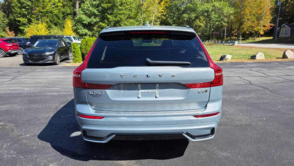 Volvo XC60 B5 Plus Dark Theme      2023