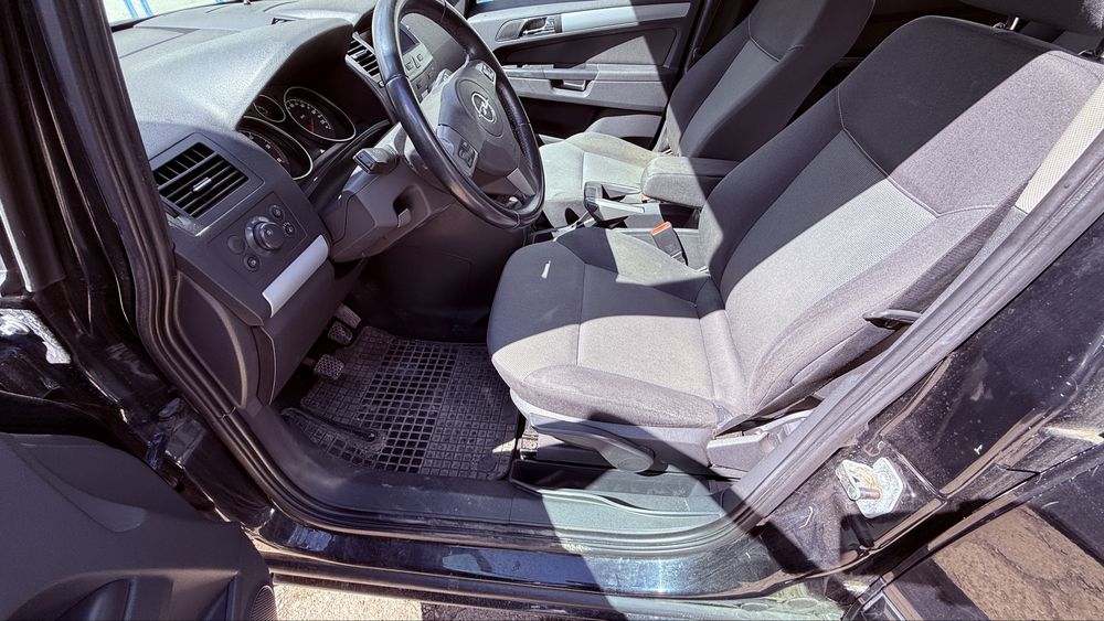 Opel Zafira  1.9 cdti