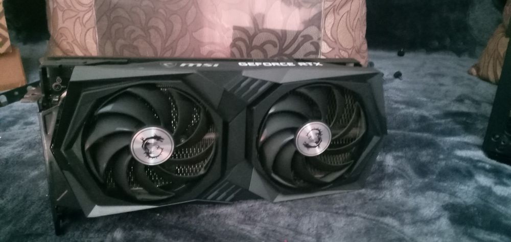 Продам RTX 3060    .