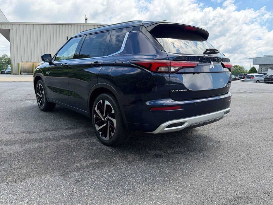 Mitsubishi Outlander PHEV SEL      2023