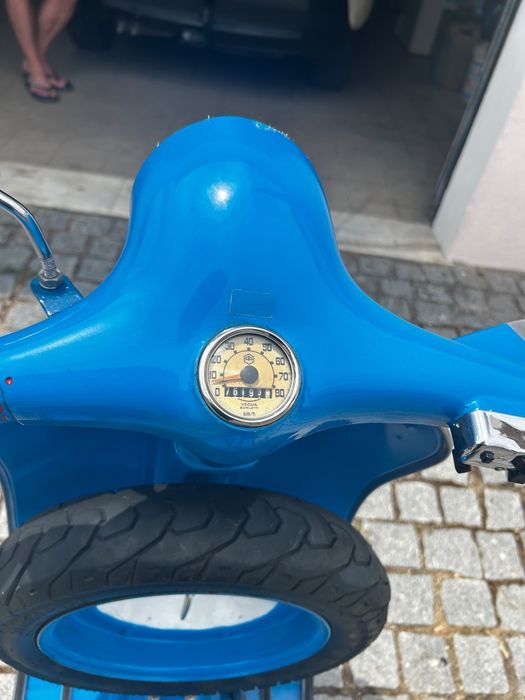 Vendo Vespa 50s restaurada e famel sierra 50s