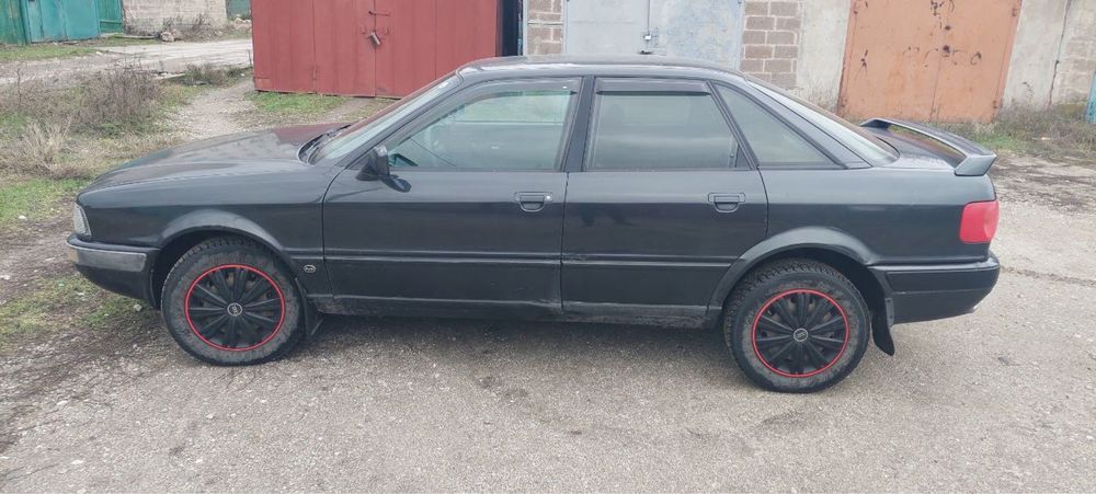 Ауди 80 кватро 2.0 бенз хорошее состояние