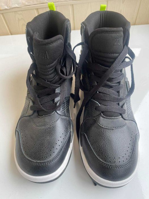 Продам Zumba Зумба нові кросівки високі, 40,5-25,5