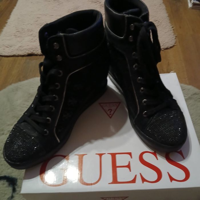 Sprzedam  nowe sneakersy marki GUESS
