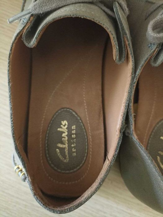 туфлі  кросівки  мокасини Clarks
