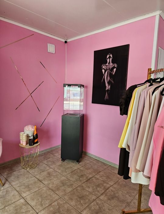 Sprzedam dochodowy butik , gotowy biznes , sprzedaz stacjonarna + stale klientki online.