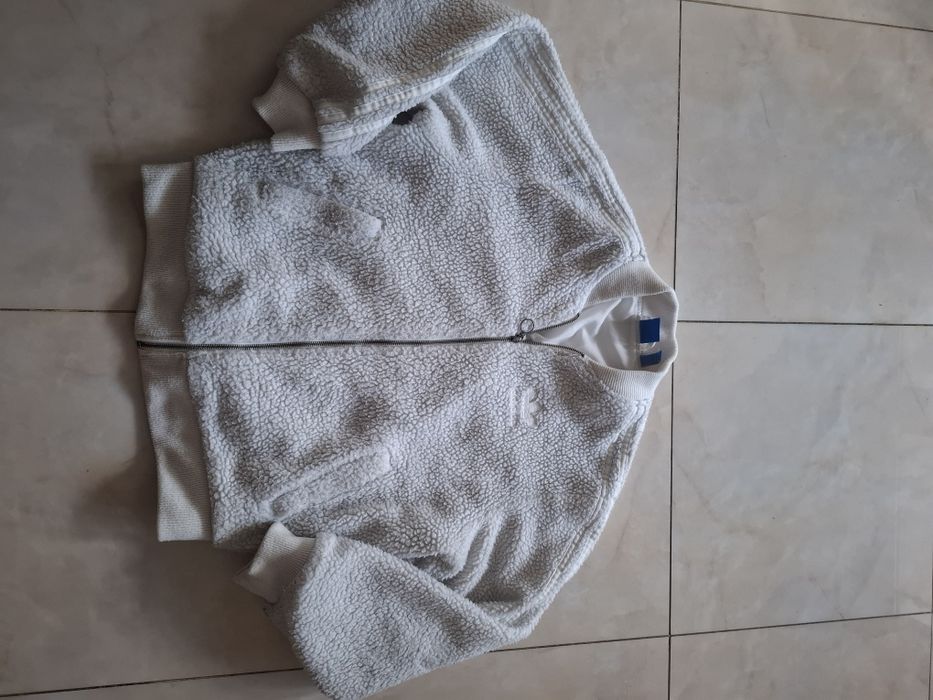 Kurtka Adidas ze sztucznego misia M/ L