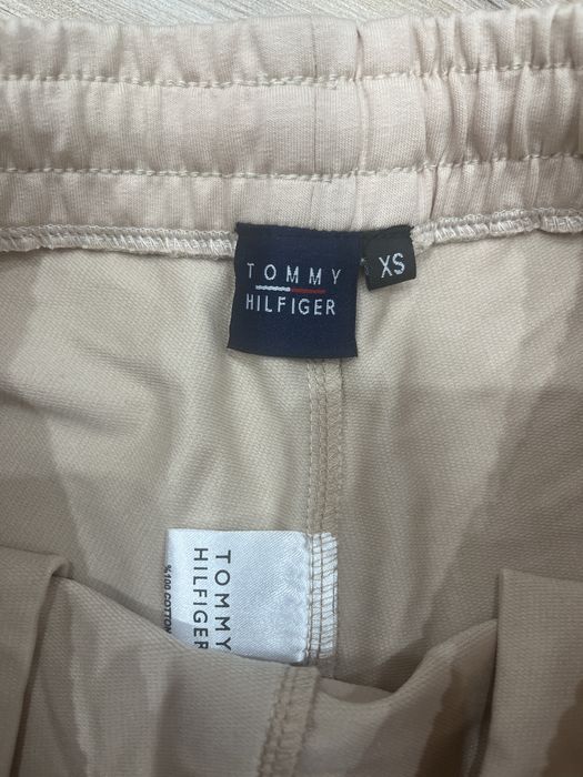 Krotkie spodenki tomny hilfiger