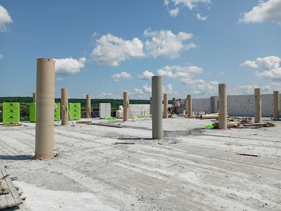 Заливка фундаменту плита стрічковий палі ростверк бетонні  будівництво