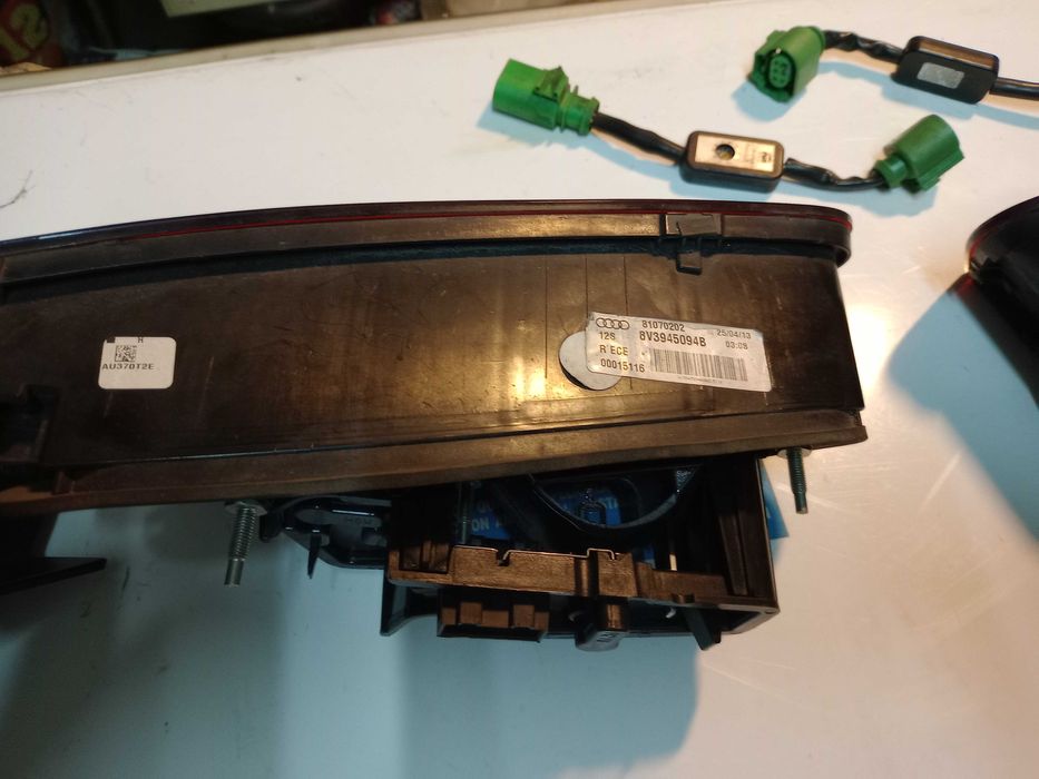 Vendo conjunto de farolins traseiros LED Audi A3