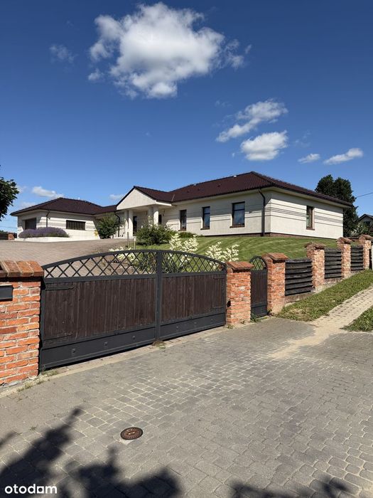 Wyjątkowy Dom Klasy Premium | 270 M² | Działka 2800 M² | Prywatność |