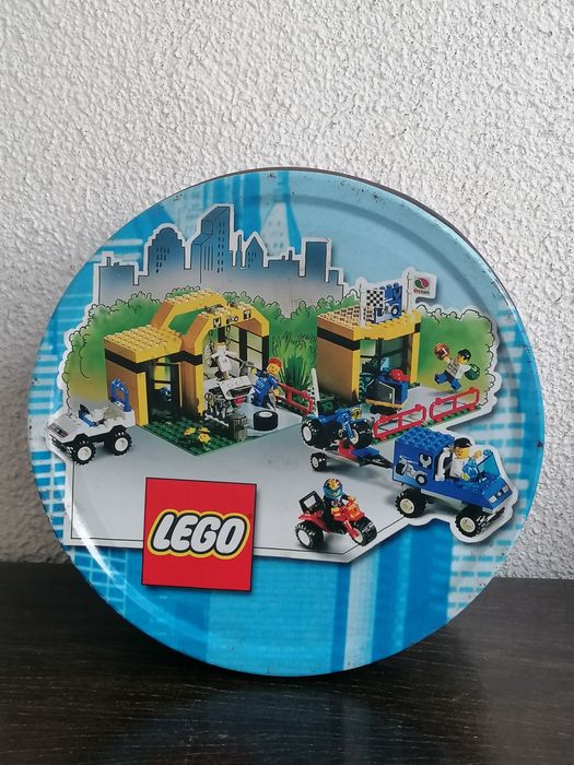 Caixa metálica LEGO