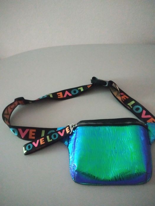 Сумочка на пояс, бананка, нарядная, вместительная, удобная