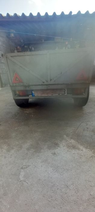 Reboque em bom estado para jipe ou carro