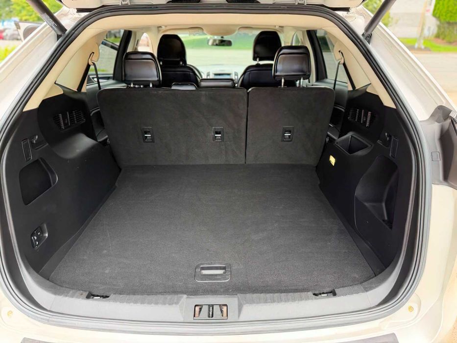Ford Edge      2017