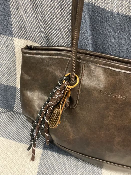 Сумка коричневого кольору