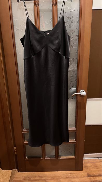 Шовкова сукня міді