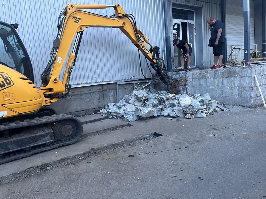 Міні екскаватор послуги гідромолот гідробур
