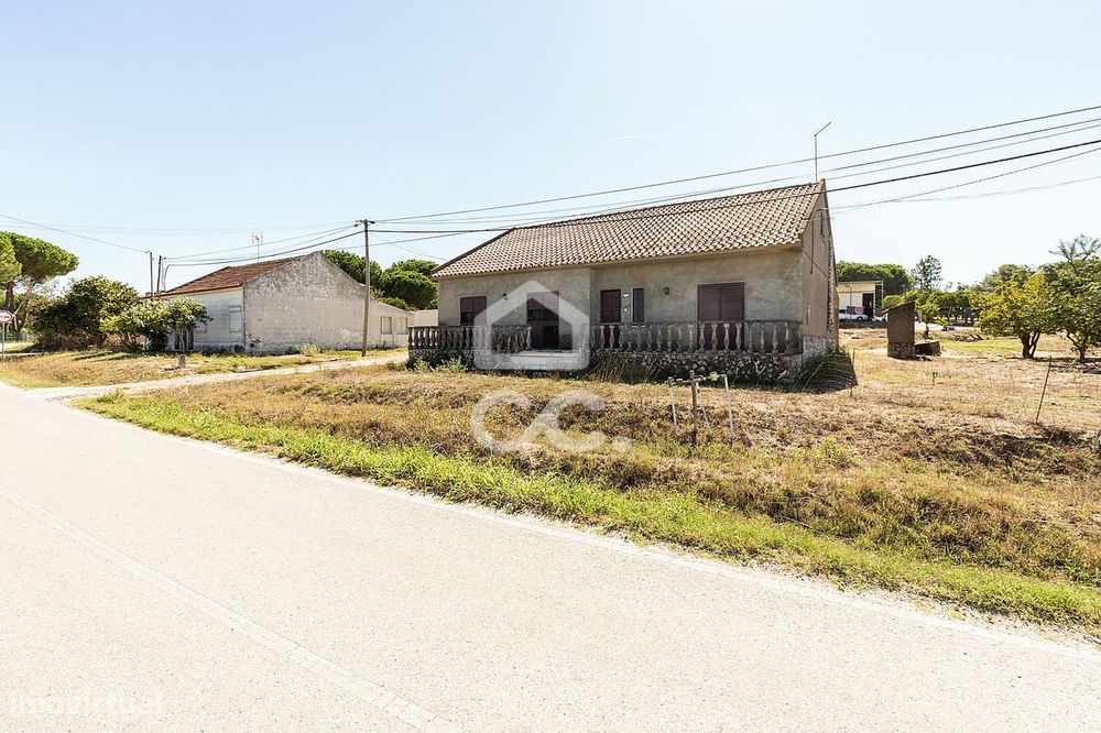 Moradia T3 Isolada inserida num lote de 720 m² em Vendas Novas, Évora