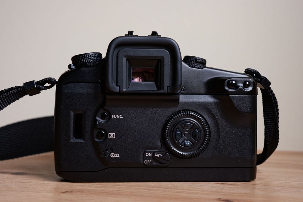 Aparat analogowy Canon EOS 30 + Grip