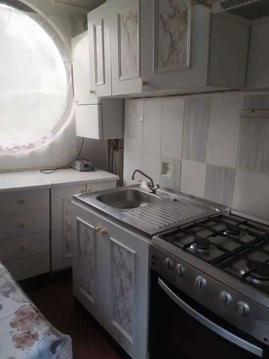 Оренда окремого будинку ( світло ніколи не вимикають)