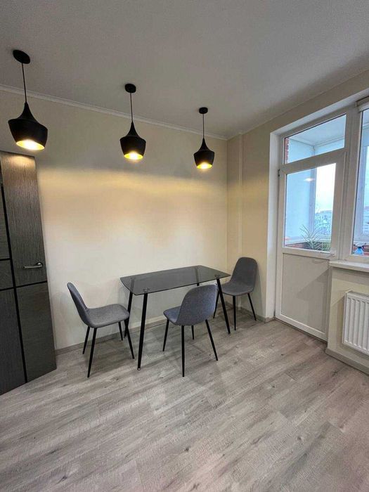 Солнечная Квартира Премиум-Класса с Низкими Коммунальными!